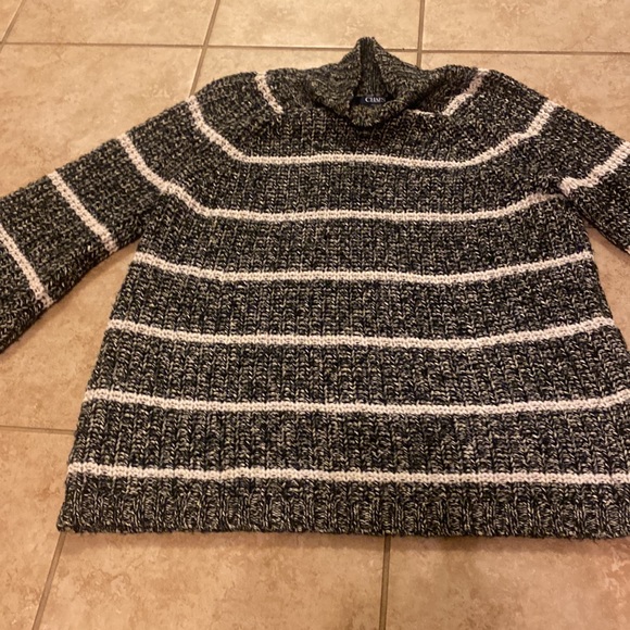 Gently Used Beautiful Chaps Black & White Bell Sleeve Sweater - Picture 5 of 5